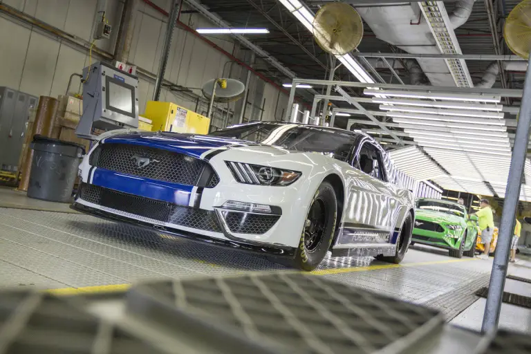 Ford Mustang Nascar - 8