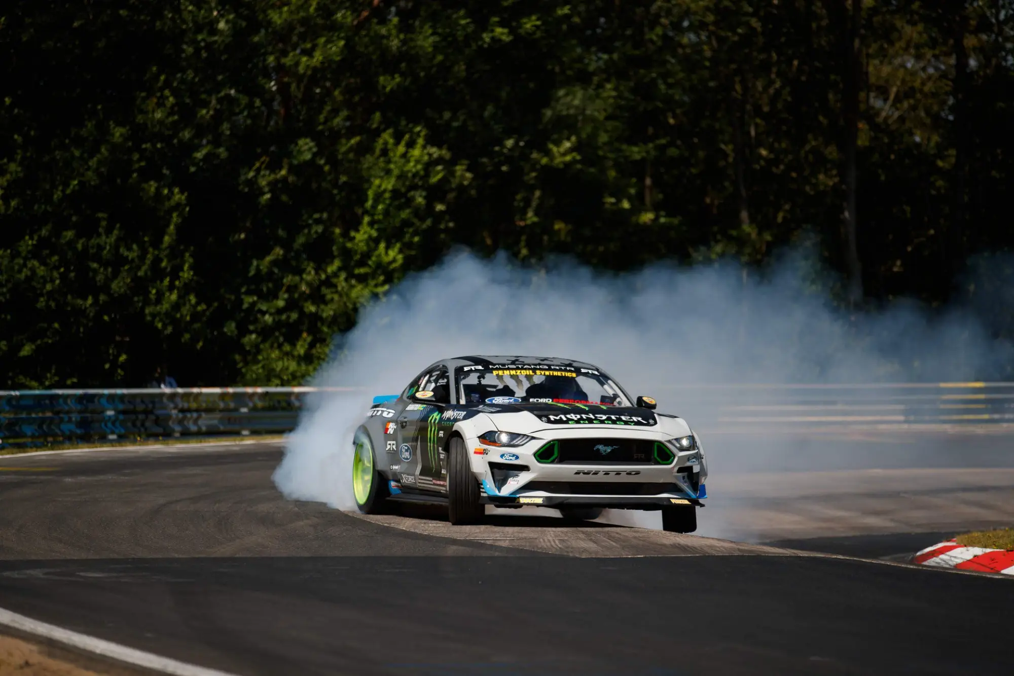 Ford Mustang RTR - Drift al Nurburgring - 1