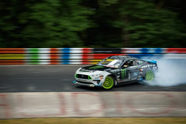 Ford Mustang RTR - Drift al Nurburgring - 3