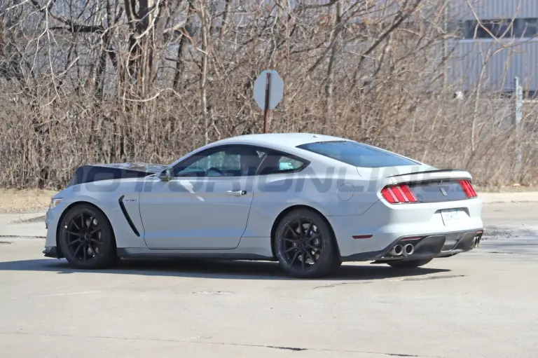 Ford Mustang Shelby GT350 - Foto Spia 07-04-2022 - 14