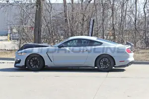 Ford Mustang Shelby GT350 - Foto Spia 07-04-2022 - 11