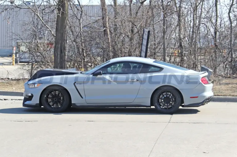 Ford Mustang Shelby GT350 - Foto Spia 07-04-2022 - 11