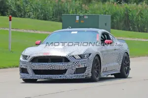 Ford Mustang Shelby GT500 foto spia 23 agosto 2018 - 1