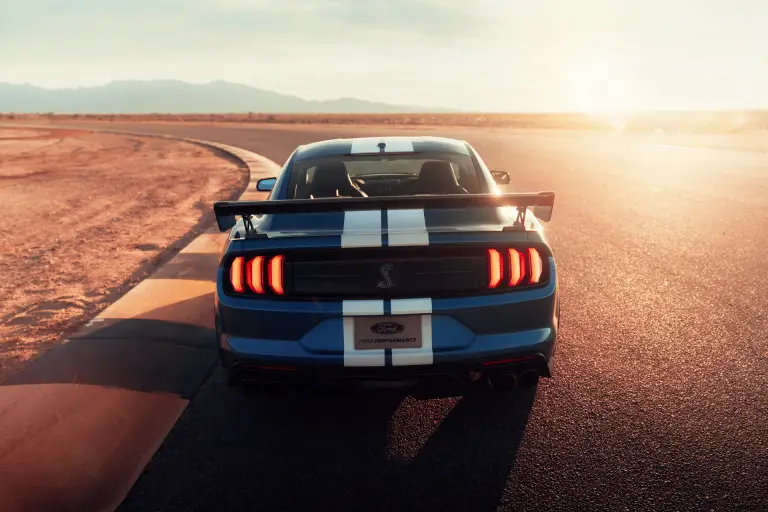 Ford Mustang Shelby GT500  - 19