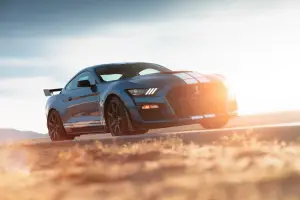 Ford Mustang Shelby GT500  - 65