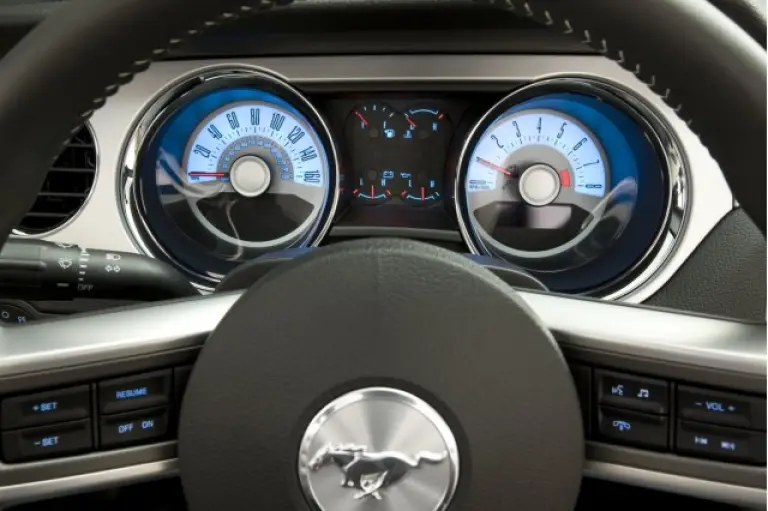 Ford Mustang V6 2011 - 4