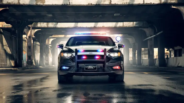 Ford Police Responder Hybrid Sedan - 5