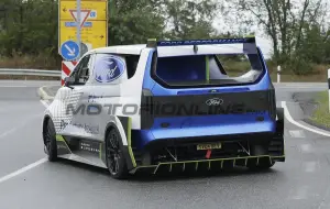 Ford Pro Electric SuperVan - Foto spia 14-09-2022 - 16