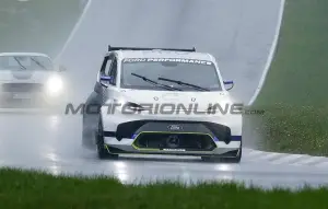 Ford Pro Electric SuperVan - Foto spia 14-09-2022 - 10