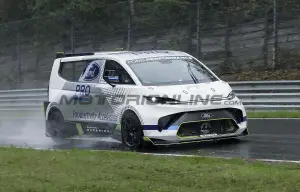 Ford Pro Electric SuperVan - Foto spia 14-09-2022 - 19