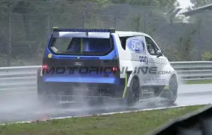 Ford Pro Electric SuperVan - Foto spia 14-09-2022 - 20