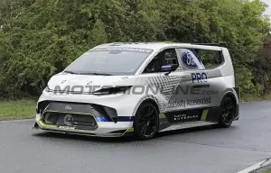 Ford Pro Electric SuperVan - Foto spia 14-09-2022 - 3
