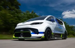 Ford Pro Electric SuperVan - Foto
