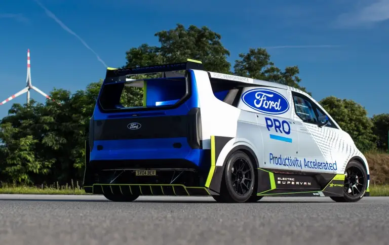 Ford Pro Electric SuperVan - Foto - 24