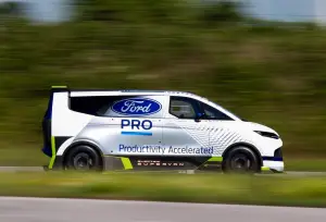 Ford Pro Electric SuperVan - Foto