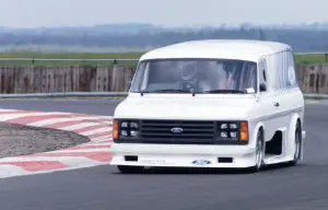 Ford Pro Electric SuperVan - Foto