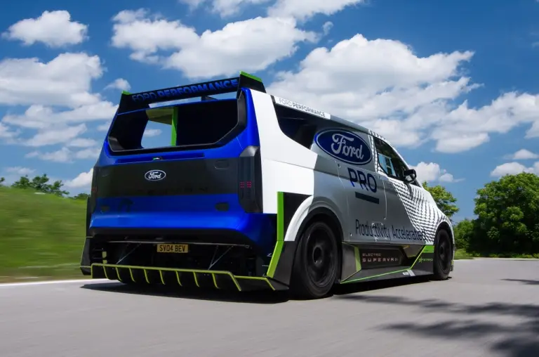 Ford Pro Electric SuperVan - Foto - 41