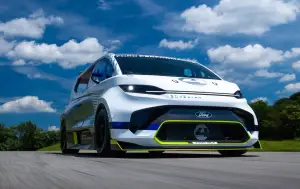 Ford Pro Electric SuperVan - Foto - 48