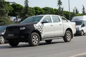 Ford Ranger MY 2015 - Foto spia 20-06-2014