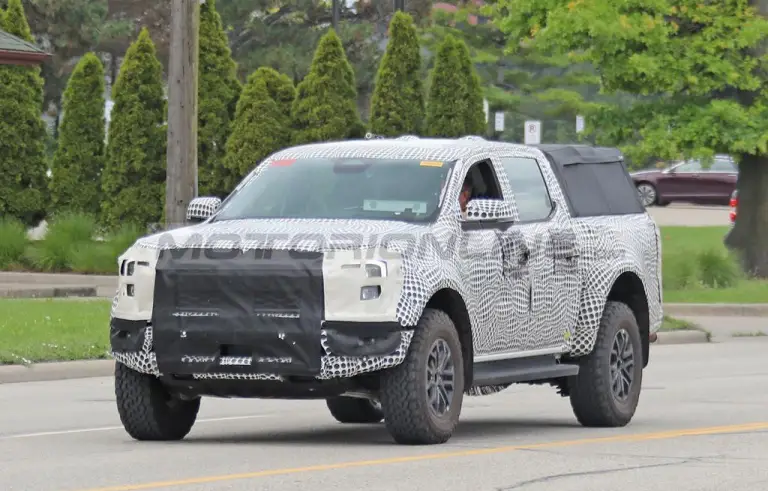 Ford Ranger Raptor LHD 2023 - Foto spia 22-07-2021 - 4