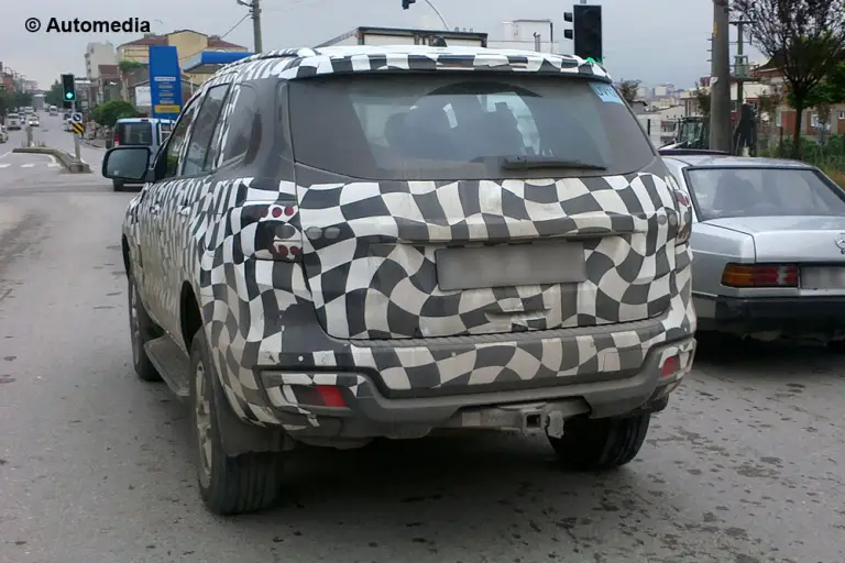 Ford Ranger SUV - Foto spia 12-06-2014 - 8