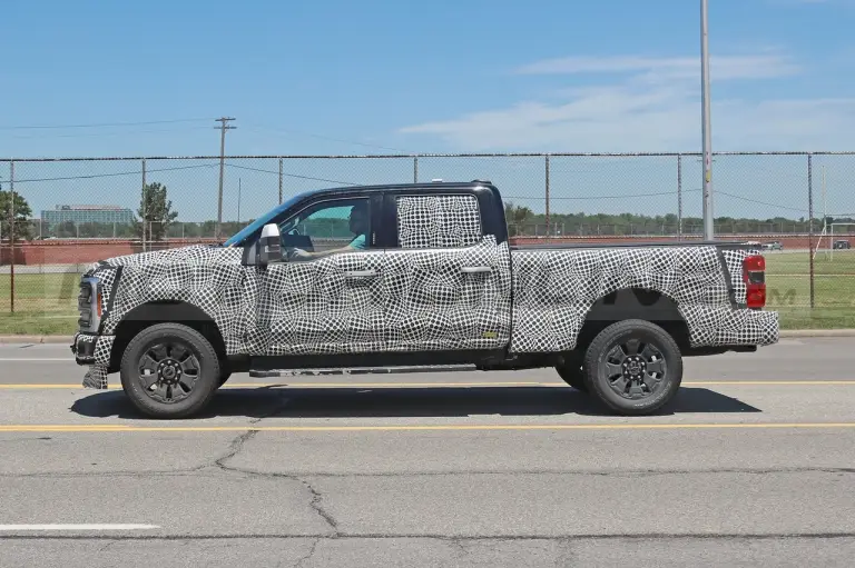 Ford Super Duty 2023 - Foto Spia 24-06-2022 - 18
