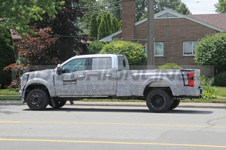 Ford Super Duty King Ranch 2023 - Foto Spia 14-07-2022 - 12
