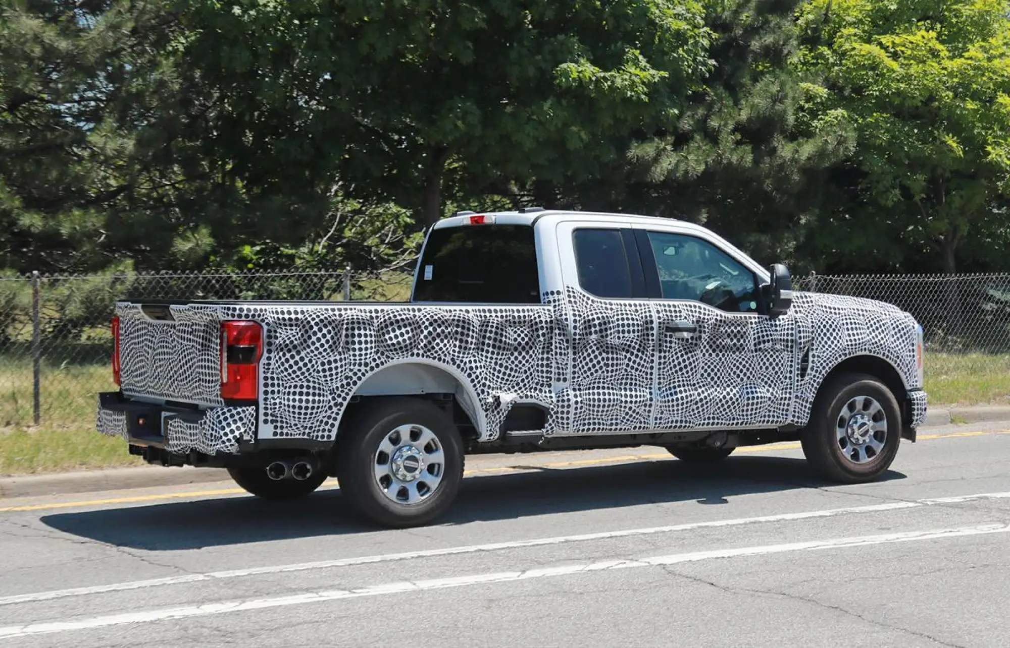 Ford Super Duty XLT 2023 - Foto spia 07-07-2022 - 8