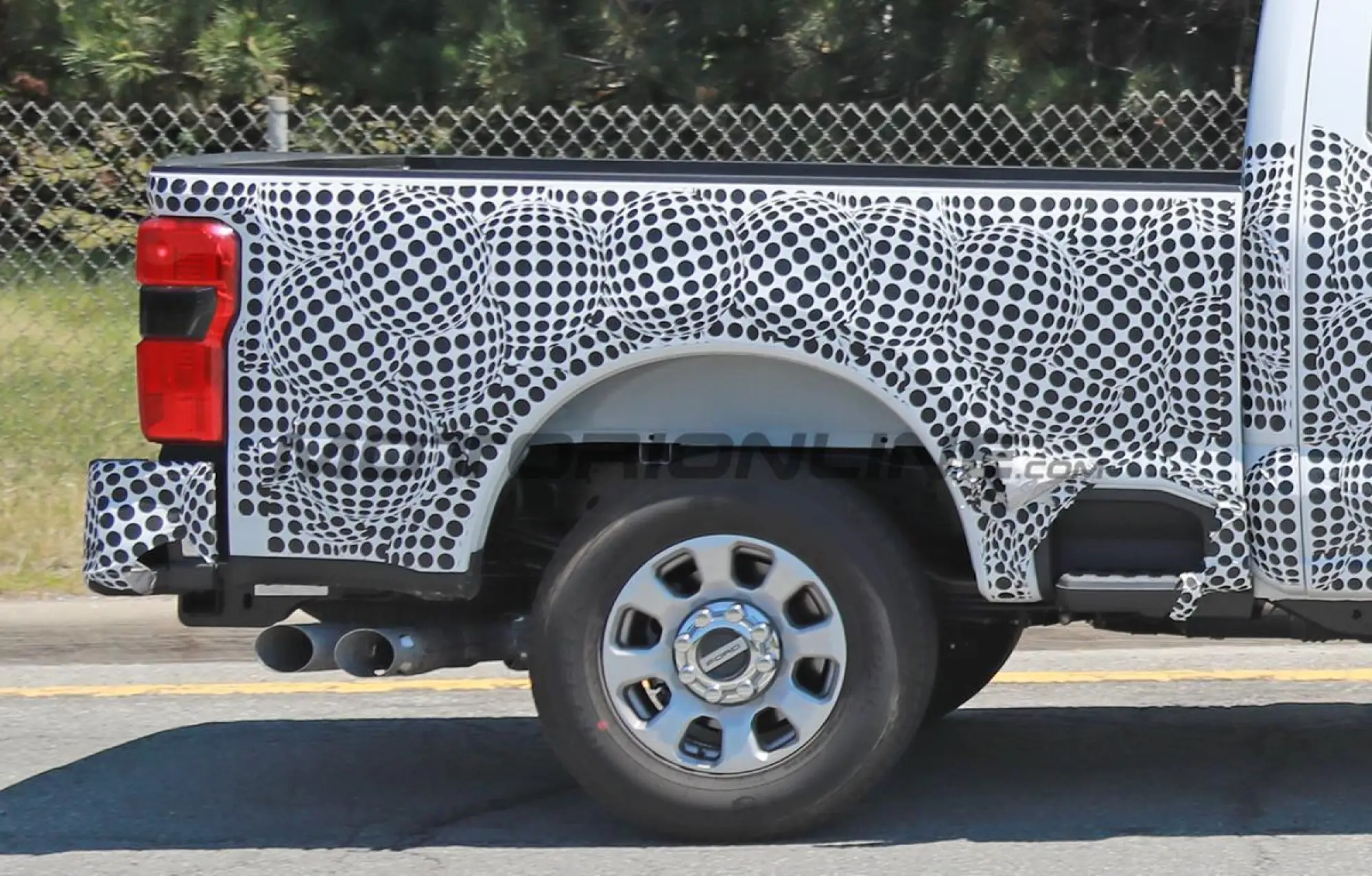 Ford Super Duty XLT 2023 - Foto spia 07-07-2022 - 14