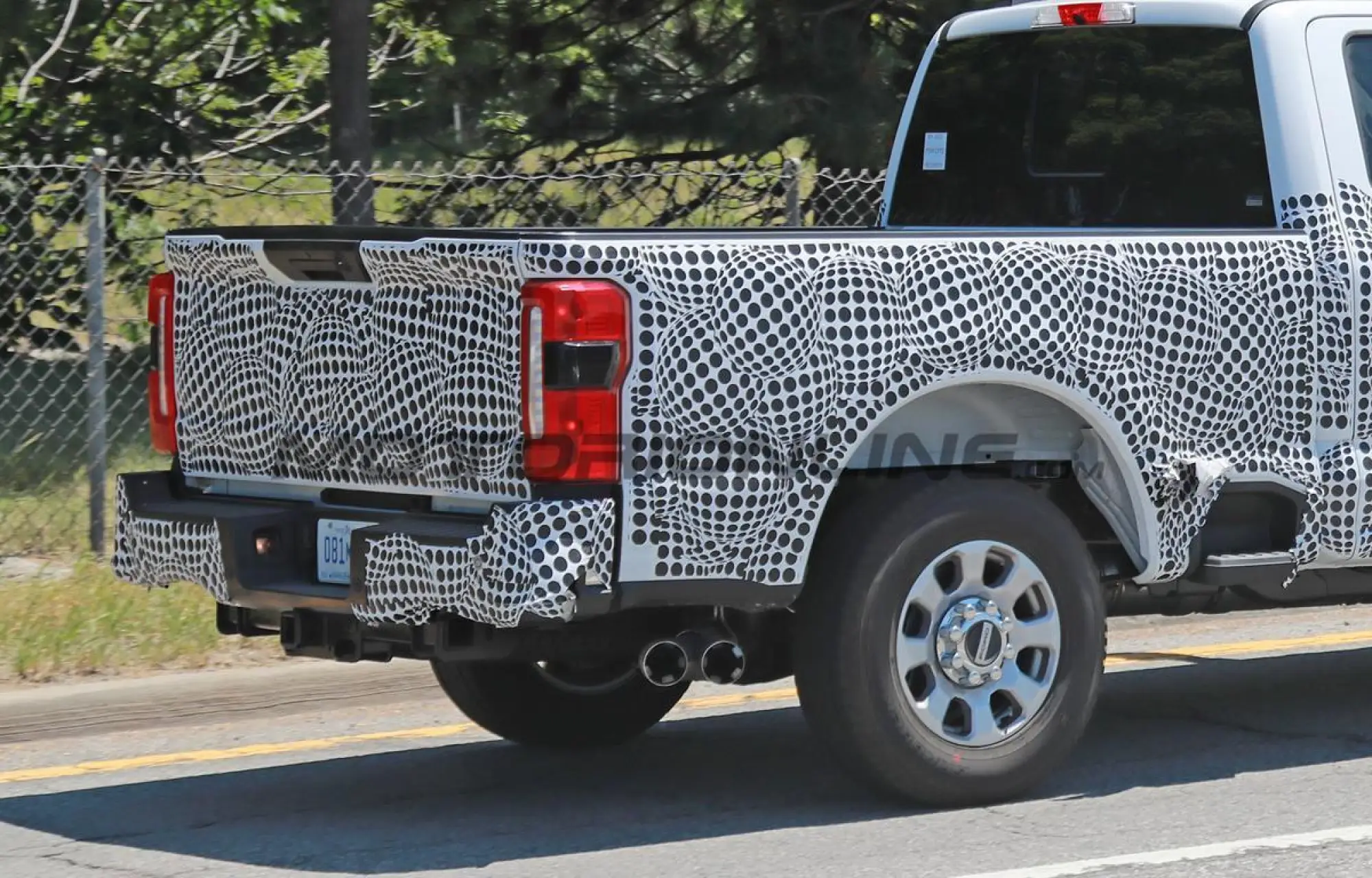Ford Super Duty XLT 2023 - Foto spia 07-07-2022 - 13