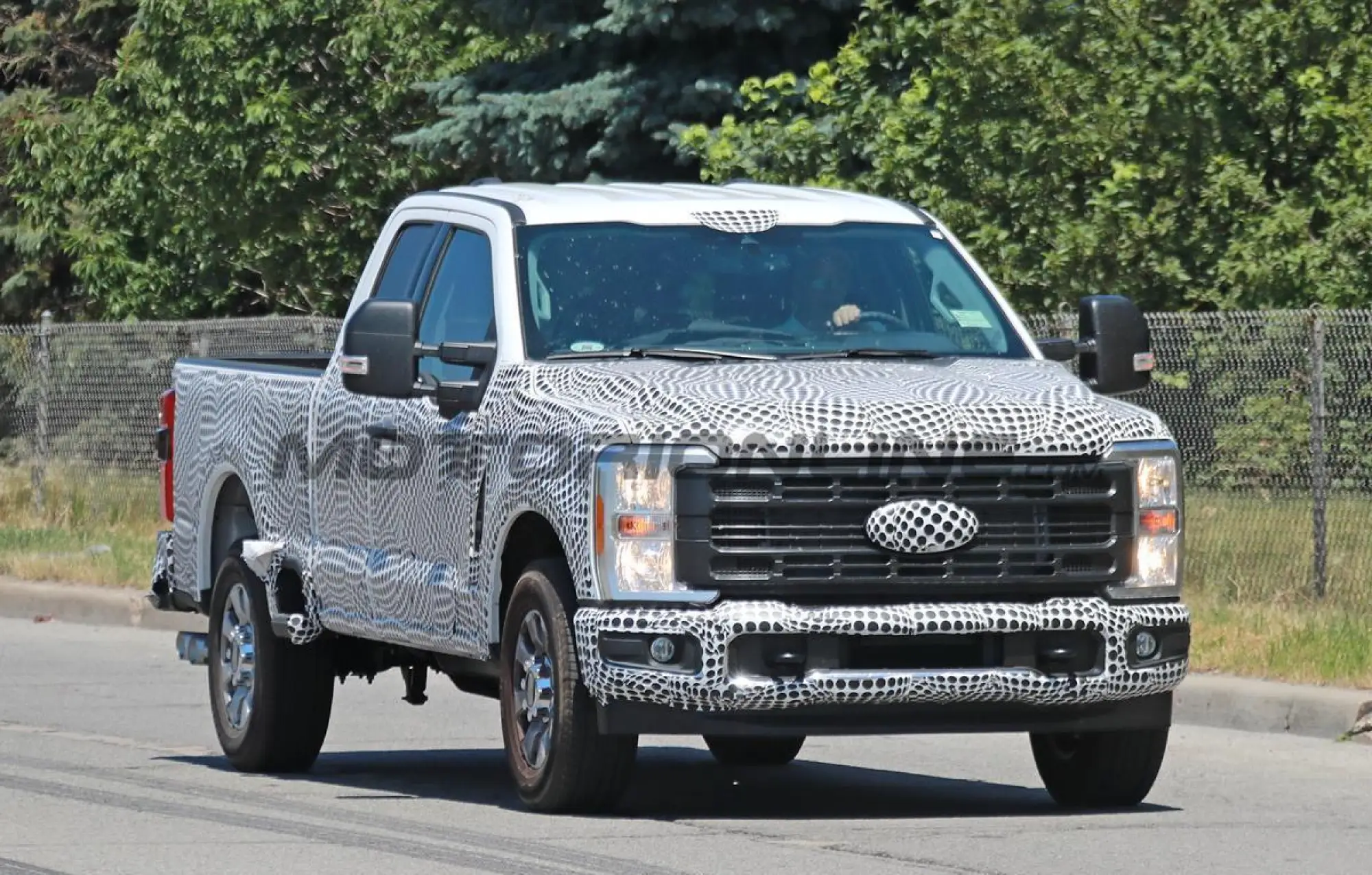 Ford Super Duty XLT 2023 - Foto spia 07-07-2022 - 17