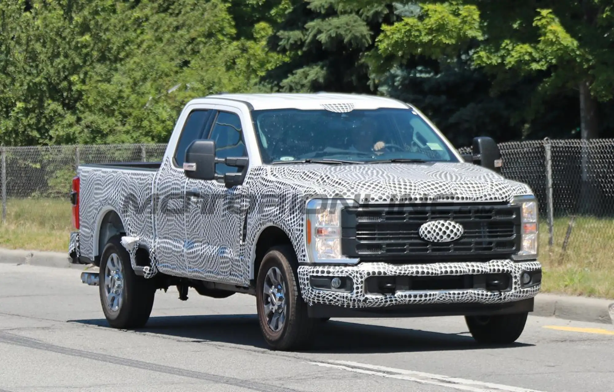 Ford Super Duty XLT 2023 - Foto spia 07-07-2022 - 5