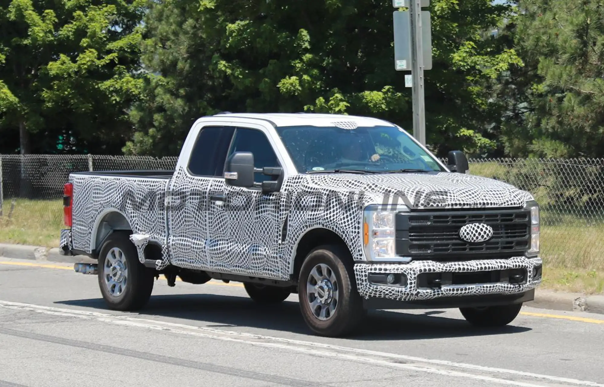 Ford Super Duty XLT 2023 - Foto spia 07-07-2022 - 18
