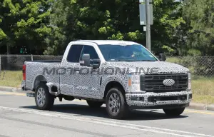 Ford Super Duty XLT 2023 - Foto spia 07-07-2022