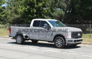 Ford Super Duty XLT 2023 - Foto spia 07-07-2022