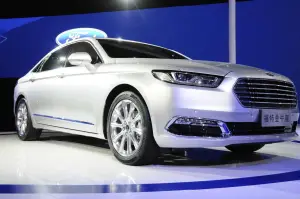 Ford Taurus 2016 - Salone di Shanghai 2015