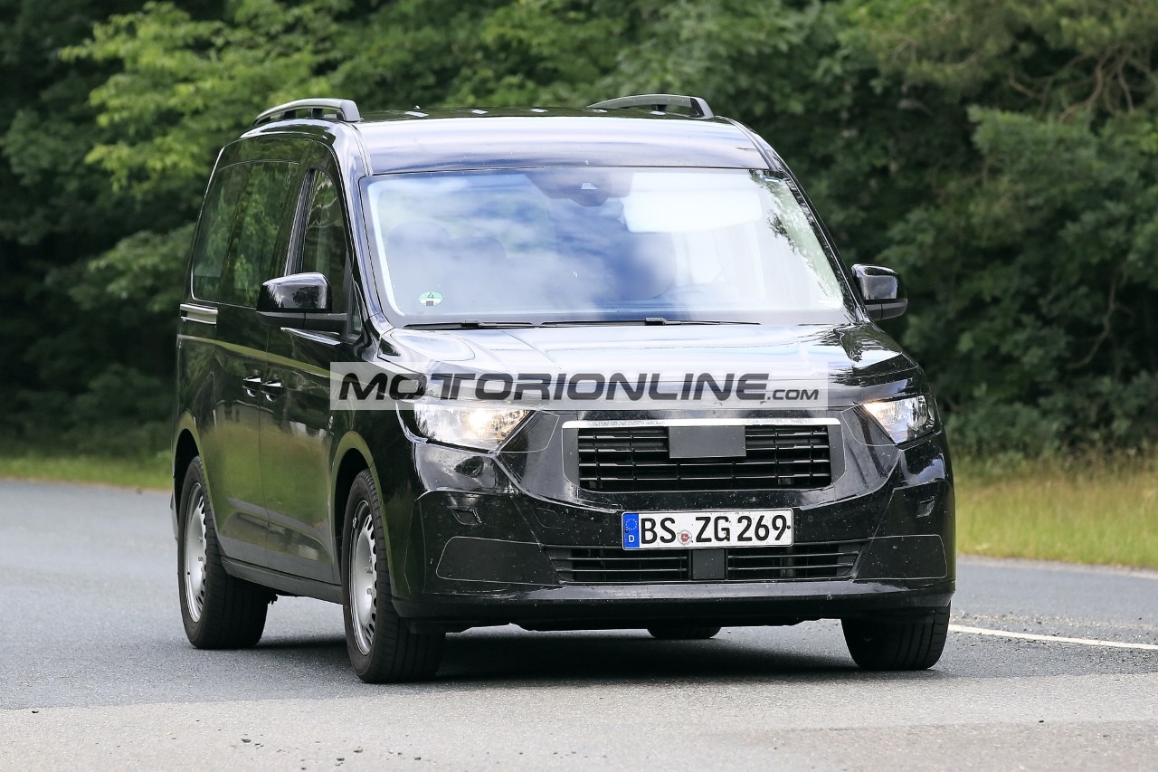 Ford Tourneo  Connect - Foto spia 7-7-2021