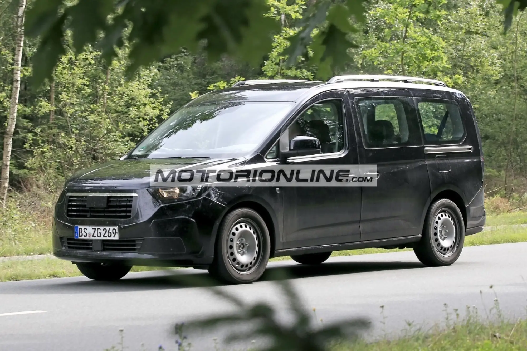 Ford Tourneo  Connect - Foto spia 7-7-2021 - 11