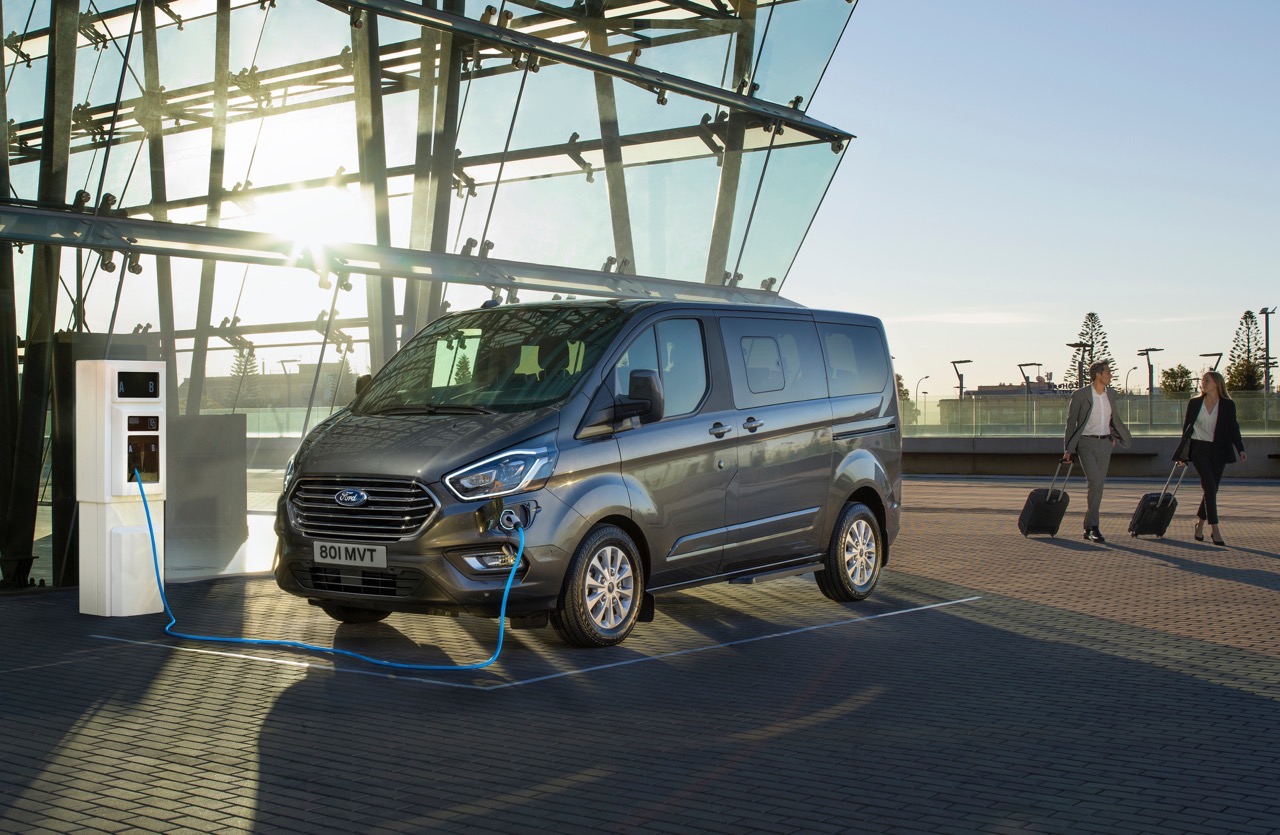 Ford Tourneo Custom Plug-in Hybrid - Foto ufficiali