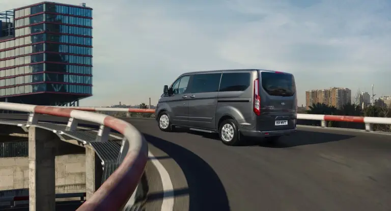 Ford Tourneo Custom Plug-in Hybrid - Foto ufficiali - 5