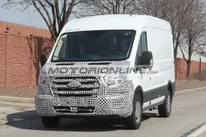 Ford Transit 2019 - Foto spia 30-4-2018