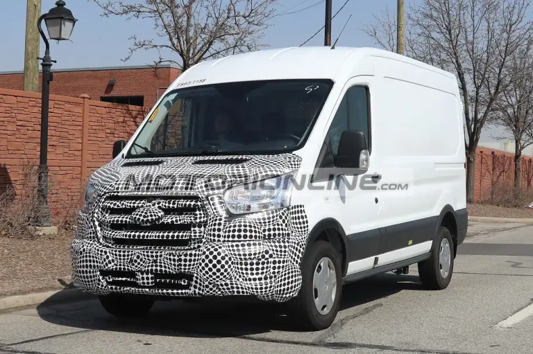 Ford Transit 2019 - Foto spia 30-4-2018 - 5