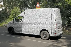 Ford Transit Custom - Foto Spia 17-05-2022 - 3