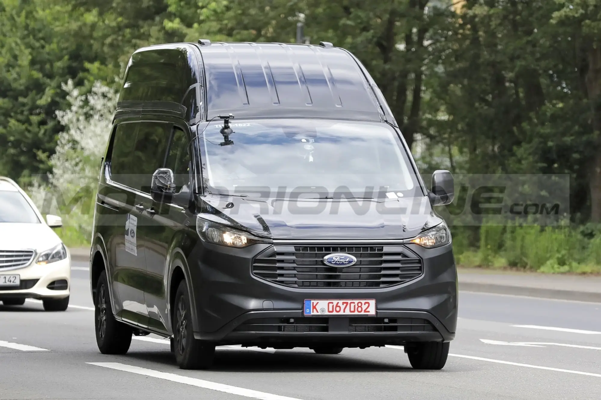 Ford Transit Custom - Foto Spia 27-08-2022 - 2