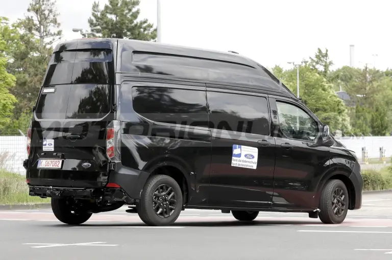 Ford Transit Custom - Foto Spia 27-08-2022 - 5