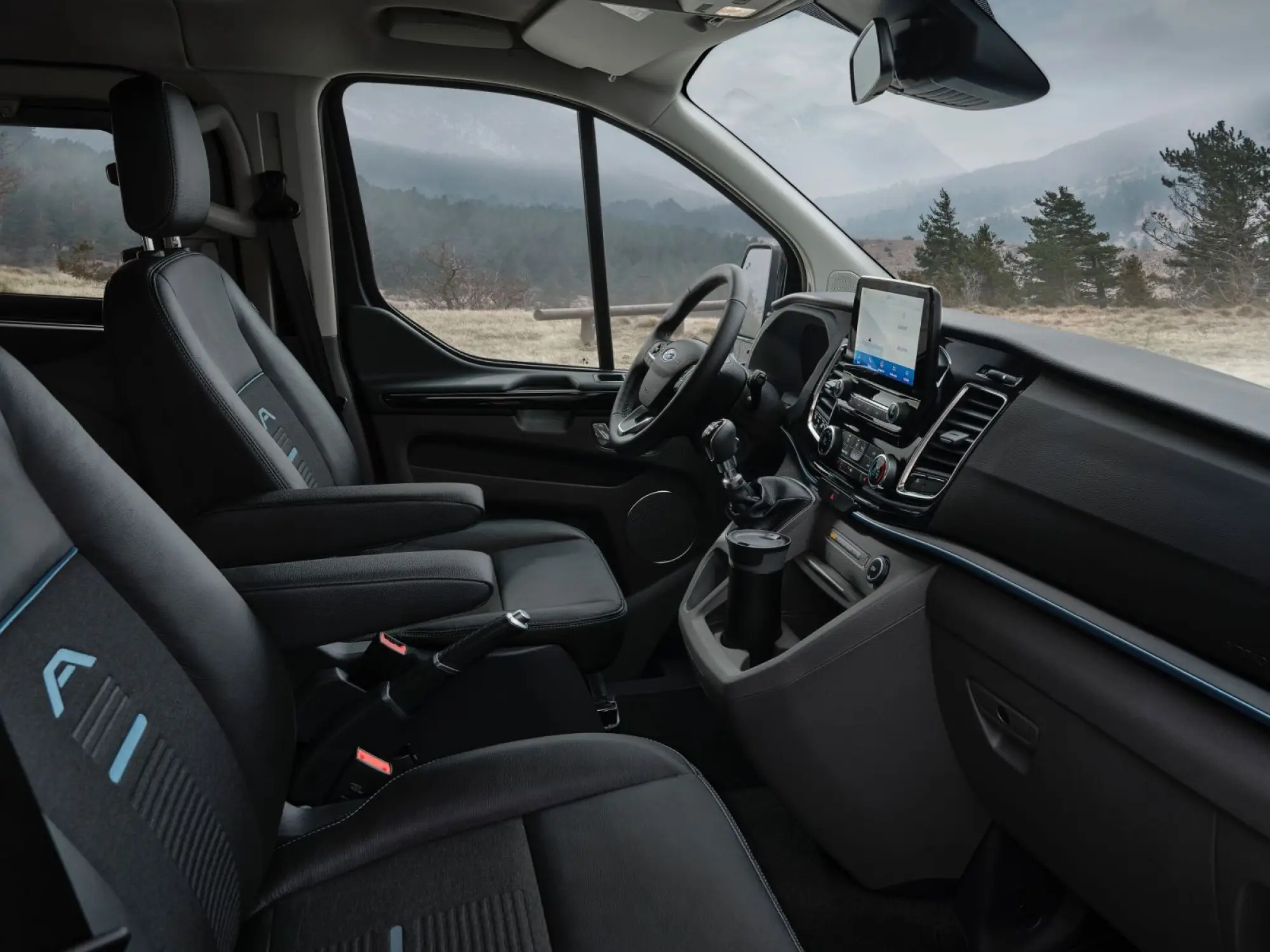 Ford Transit e Tourneo Trail e Active - 2