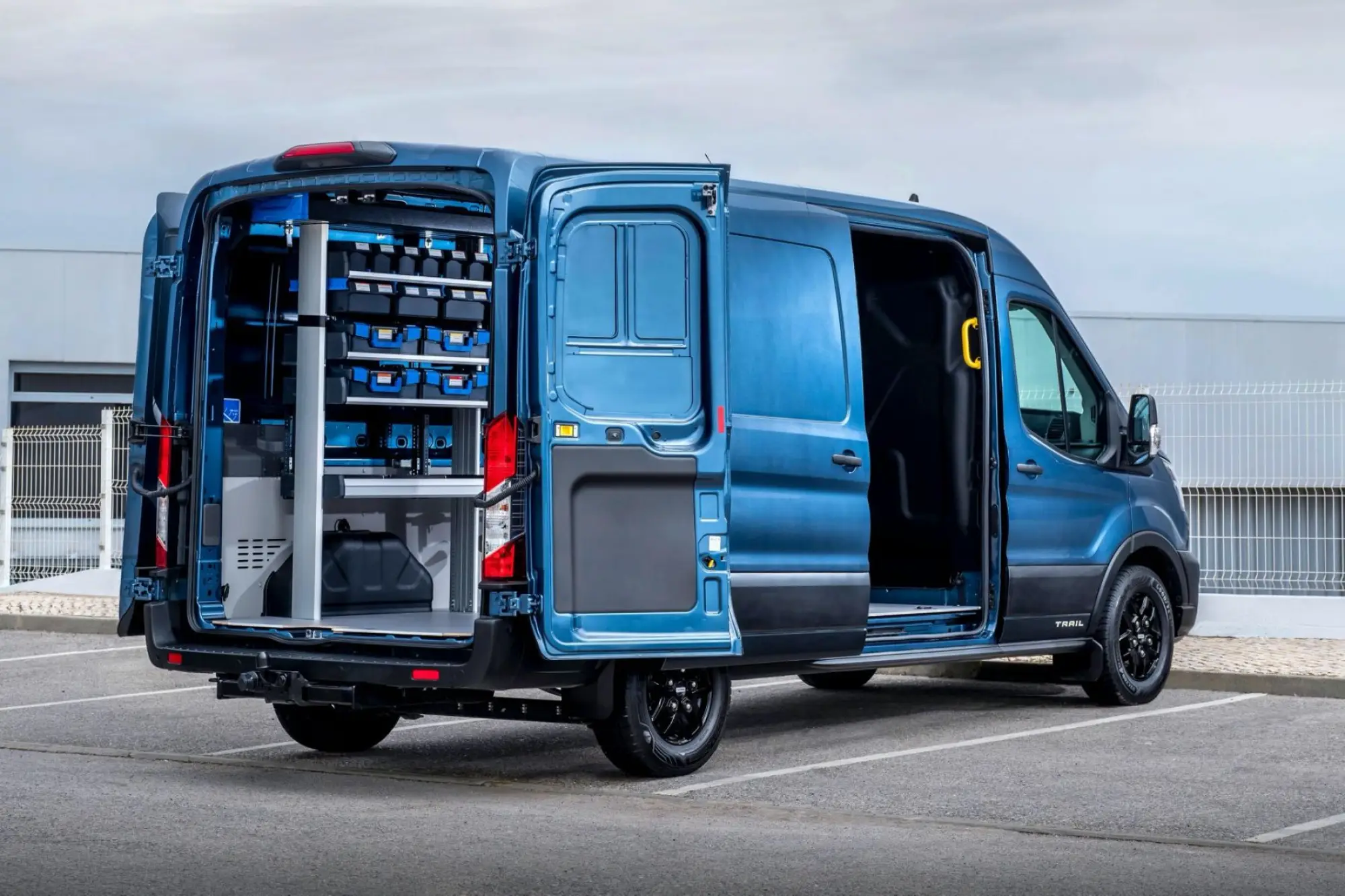 Ford Transit e Tourneo Trail e Active - 38