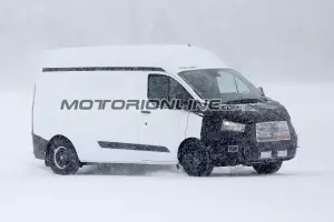 Ford Transit restyling foto spia 1 Marzo 2017 - 2