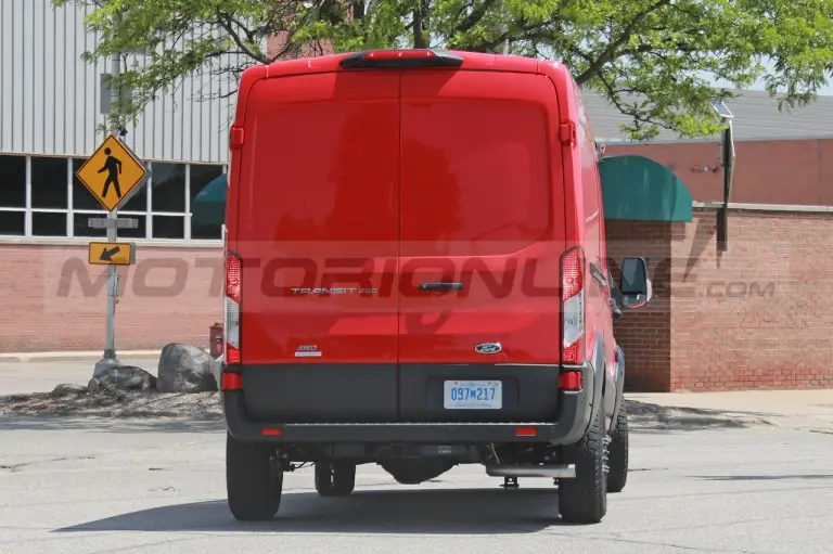 Ford Transit Trail USA - Foto spia 27-05-2022 - 10