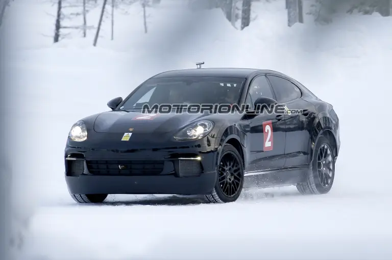 Foto Porsche Mission E foto spia 2 febbraio 2017 - 2